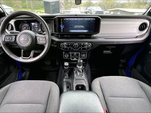 Used 2024 Jeep Gladiator Sport image 7