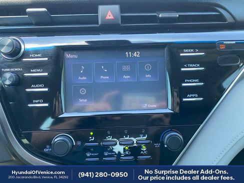 Used 2018 Toyota Camry LE FWD image 12