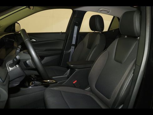 Used 2025 Buick Encore GX Preferred AWD/4WD image 3