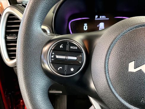 Used 2023 Kia Soul LX image 22