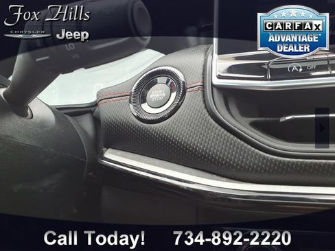 Used 2025 Jeep Compass Trailhawk w/ Sun & Sound Group AWD/4WD image 25
