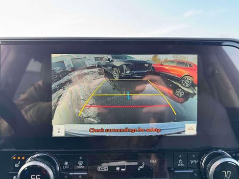 Used 2024 Toyota Highlander Limited image 28