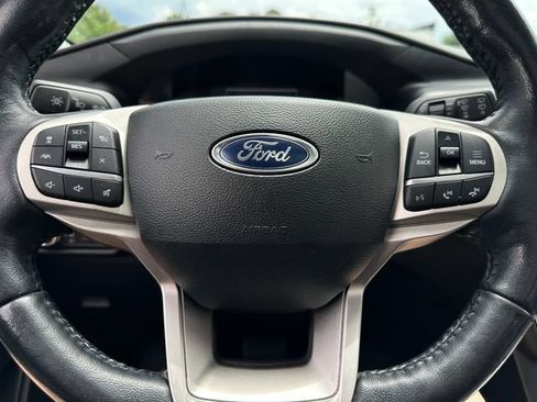 Used 2022 Ford Explorer XLT w/ Equipment Group 202A RWD image 19