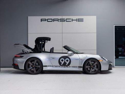 New 2026 Porsche 911 GTS image 9