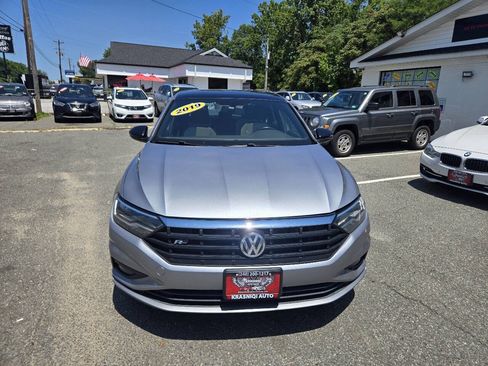 Used 2019 Volkswagen Jetta SE FWD image 2