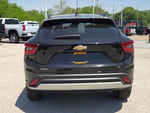 New 2026 Chevrolet Trax LT w/ Driver Confidence Package FWD image 8