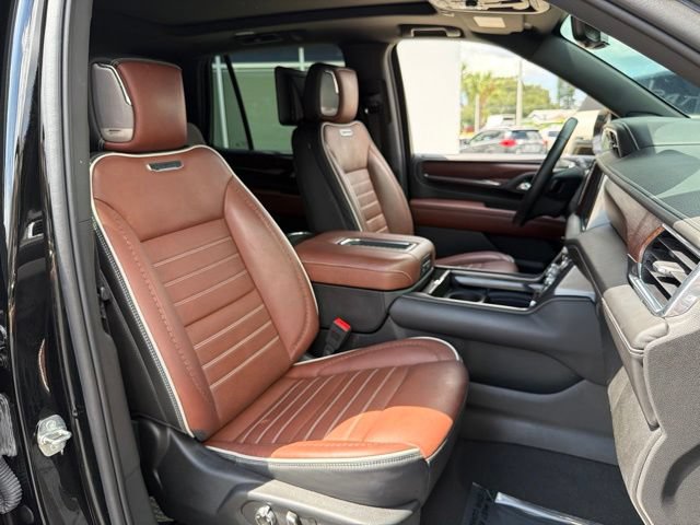 Used 2023 GMC Yukon Denali Ultimate AWD/4WD image 27