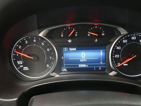 Used 2023 GMC Terrain SLE w/ Driver Convenience Package image 9