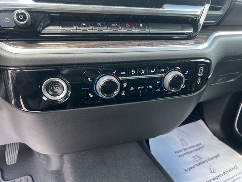 Used 2023 Chevrolet Silverado 1500 LT AWD/4WD image 9