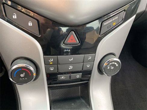 Used 2012 Chevrolet Cruze LT image 25
