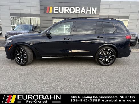 Used 2022 BMW X7 xDrive40i w/ M Sport Package image 3