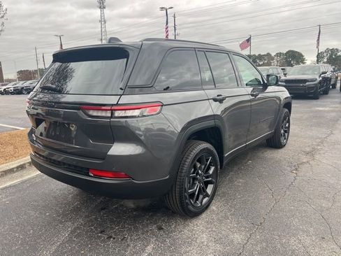 New 2025 Jeep Grand Cherokee Limited image 23