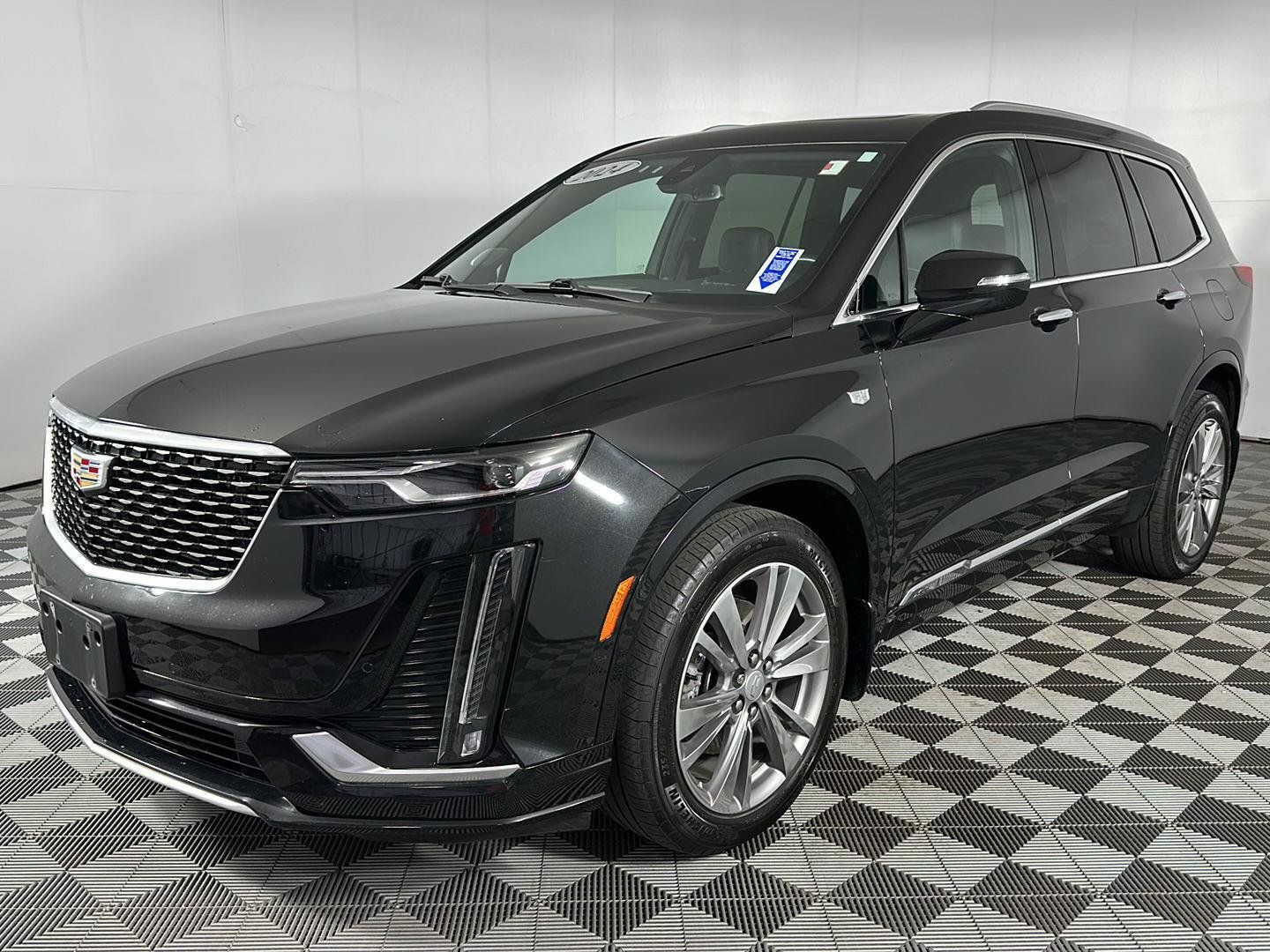 Used 2024 Cadillac XT6 Premium Luxury AWD/4WD image 6