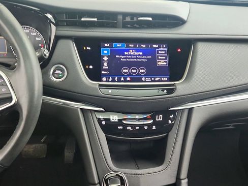 Certified 2024 Cadillac XT5 Premium Luxury w/ LPO, Floor Liner Package AWD/4WD image 21