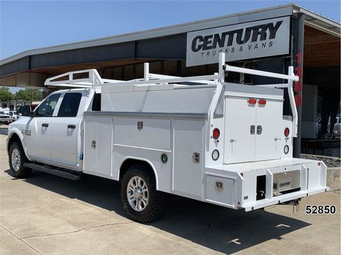 Used 2018 RAM 3500 Tradesman w/ Chrome Appearance Group RWD image 6