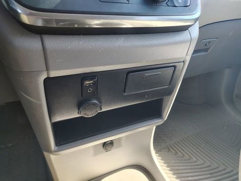 Used 2015 Toyota Sienna LE FWD image 17