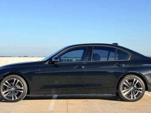 Used 2018 BMW 330i xDrive Sedan w/ Convenience Package image 10