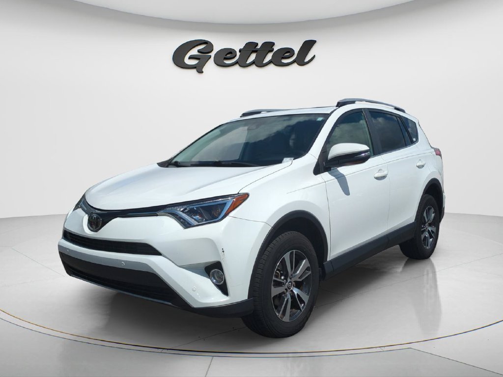 Used 2017 Toyota RAV4 XLE FWD image 1
