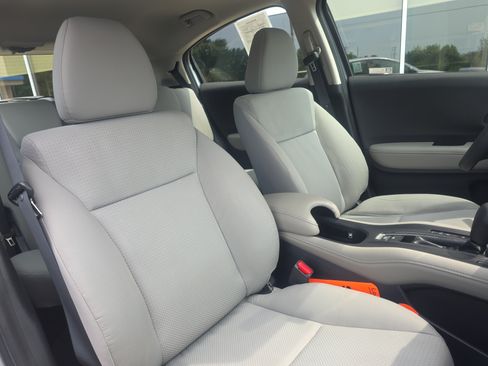 Used 2020 Honda HR-V LX image 13