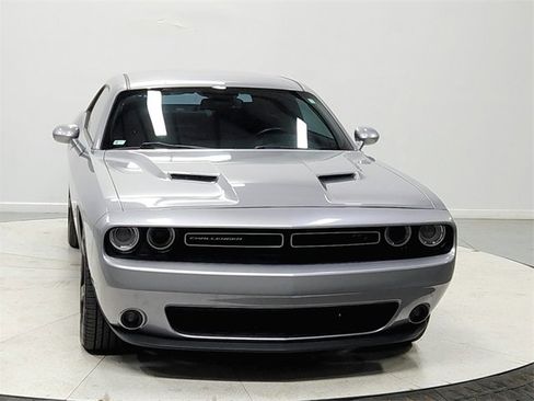 Used 2017 Dodge Challenger R/T image 2