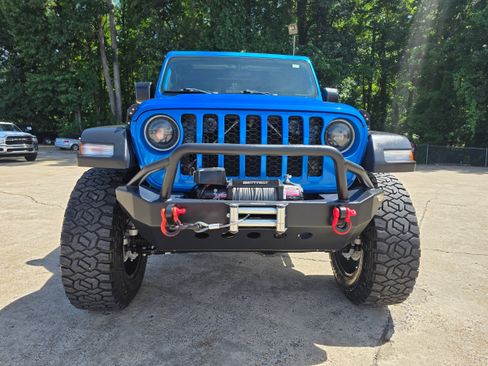 Used 2020 Jeep Gladiator Sport AWD/4WD image 2