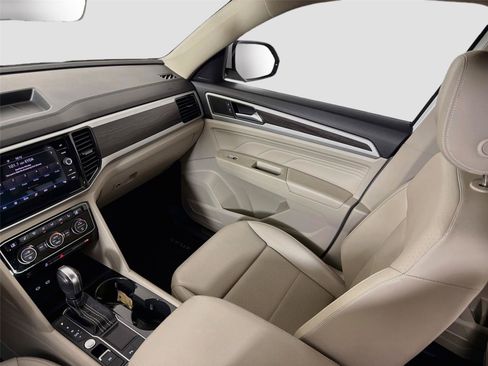 Used 2023 Volkswagen Atlas SE w/ Black Wheel Package FWD image 22
