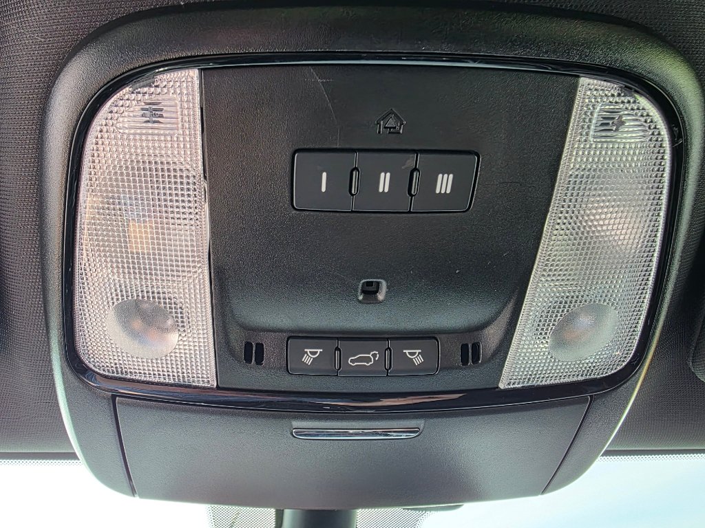 Used 2025 Dodge Durango GT RWD image 32