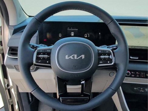 New 2026 Kia Carnival EX FWD image 33