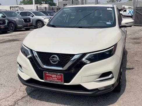 Used 2022 Nissan Rogue Sport SL w/ Premium Package image 29