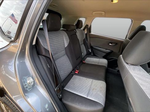 Used 2023 Nissan Rogue SV FWD image 17