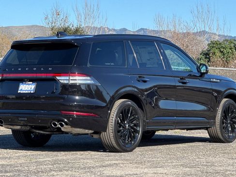 New 2026 Lincoln Aviator Reserve AWD/4WD image 3