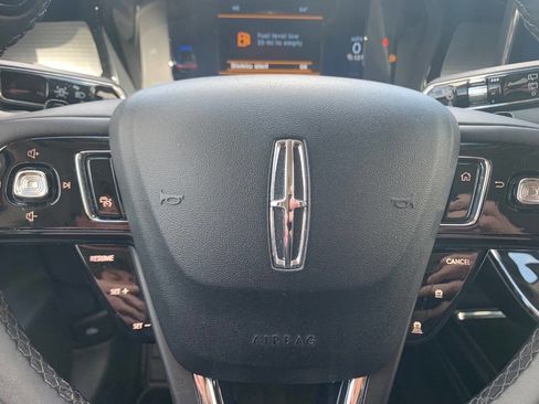 Used 2025 Lincoln Corsair AWD w/ Equipment Group 101A image 22