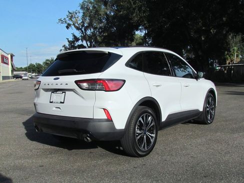 Used 2022 Ford Escape SE w/ SE Sport Appearance Package FWD image 11