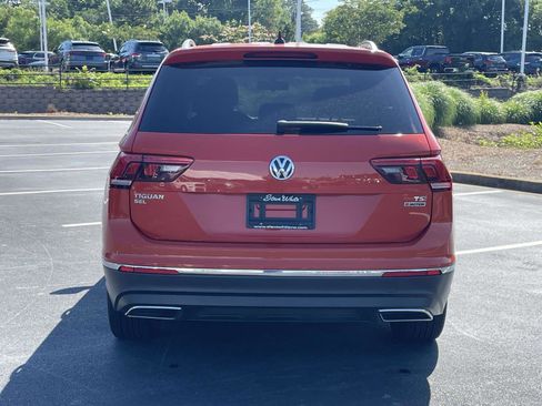 Used 2018 Volkswagen Tiguan SEL AWD/4WD image 5
