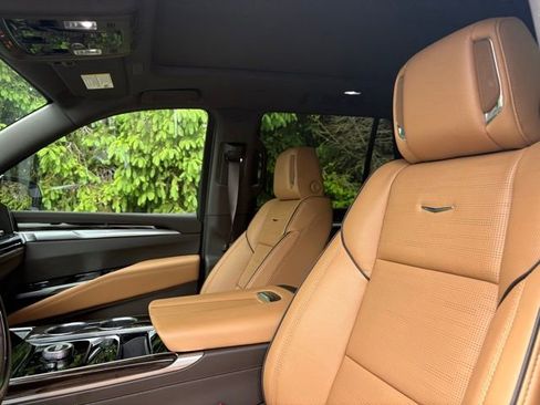Used 2026 Cadillac Escalade Luxury w/ Touring Package AWD/4WD image 19