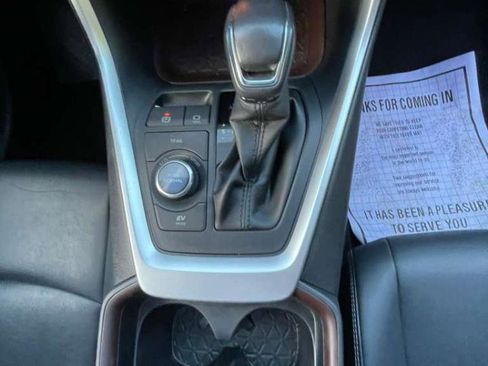 Used 2020 Toyota RAV4 Limited w/ All Weather Liner Package AWD/4WD image 15