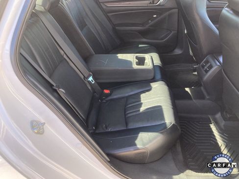 Used 2018 Honda Accord Touring image 32