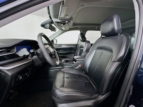 Used 2022 Jeep Grand Cherokee Limited 4xe image 13