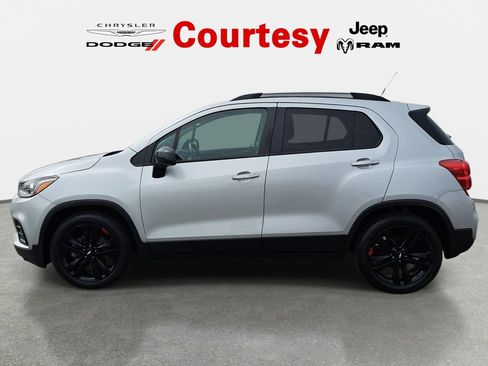 Used 2018 Chevrolet Trax LT w/ Redline Edition image 8