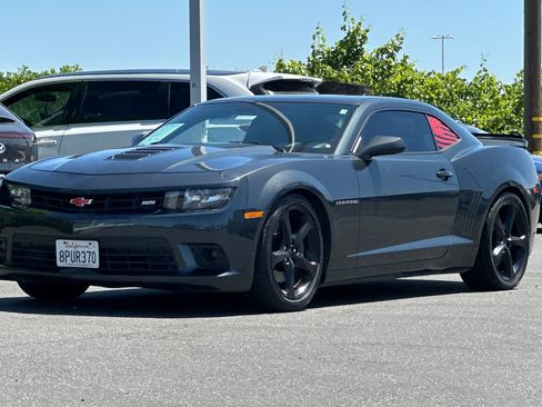 Used 2015 Chevrolet Camaro SS w/ Rear Vision Package RWD image 8
