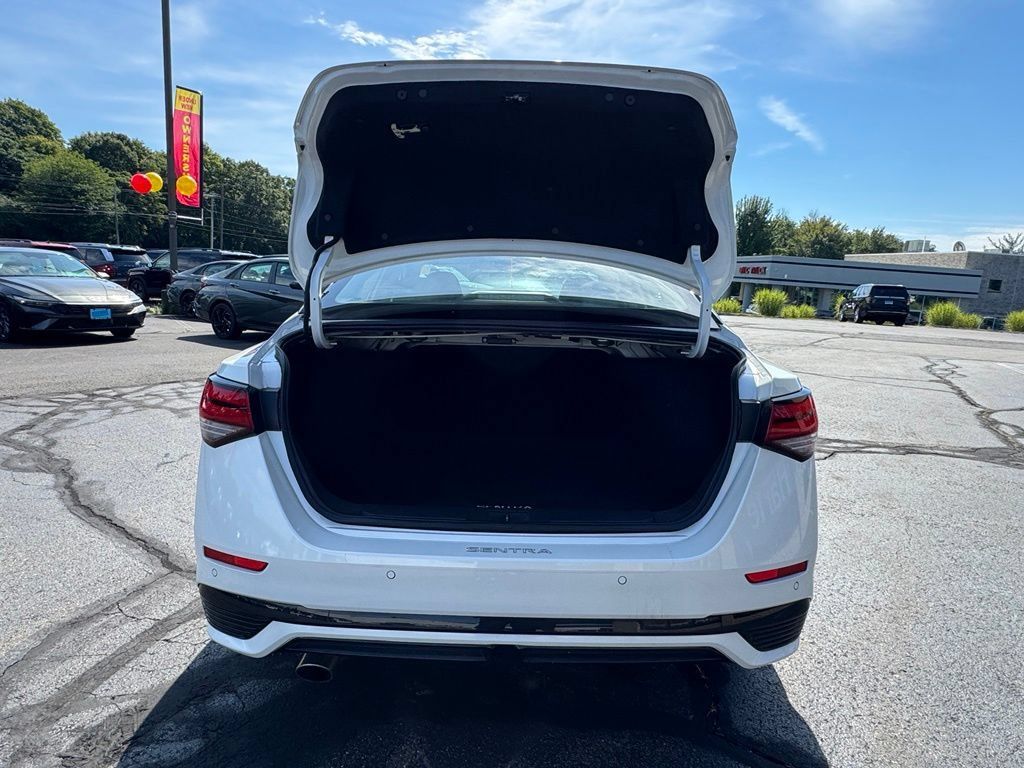 Used 2024 Nissan Sentra SR FWD image 19