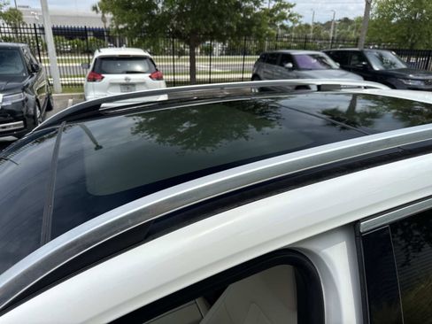 Used 2022 Mercedes-Benz GLB 250 4MATIC w/ Premium Package Lite image 34