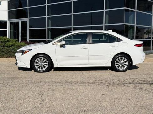 Used 2024 Toyota Corolla LE w/ LE Convenience Package FWD image 6