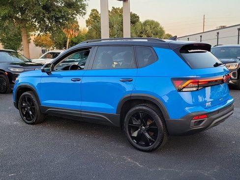 Used 2025 Volkswagen Taos SE image 33