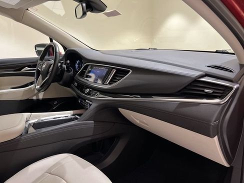 Used 2024 Buick Enclave Essence FWD image 25
