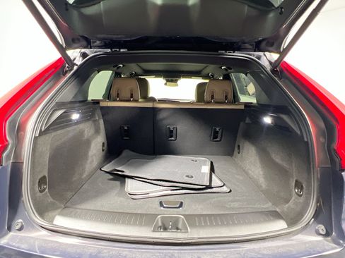 Used 2024 Cadillac XT4 Luxury image 34