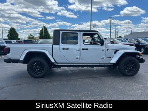 Used 2023 Jeep Gladiator Sport AWD/4WD image 8