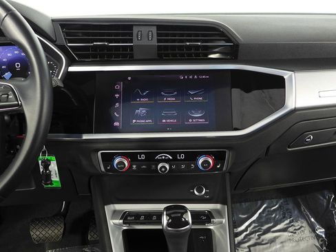 Used 2022 Audi Q3 2.0T Premium w/ Convenience Package image 26