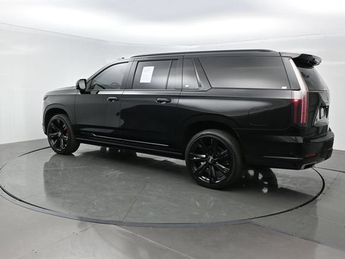 Used 2025 Cadillac Escalade ESV Sport w/ Touring Package AWD/4WD image 4