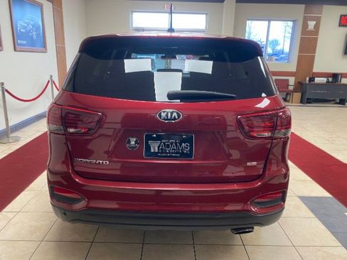 Used 2019 Kia Sorento LX image 2